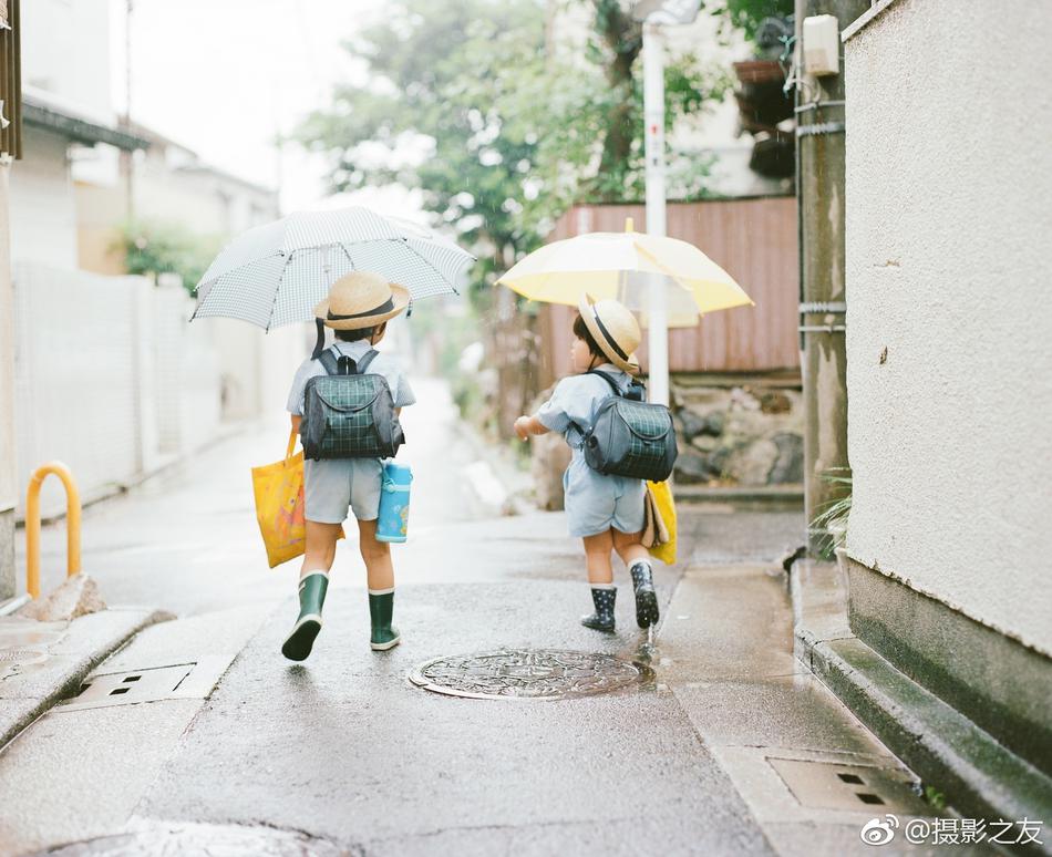 夏季是红色旅游的旺季，“红色 ”旅游业展现出新的活力和光彩。截图1
