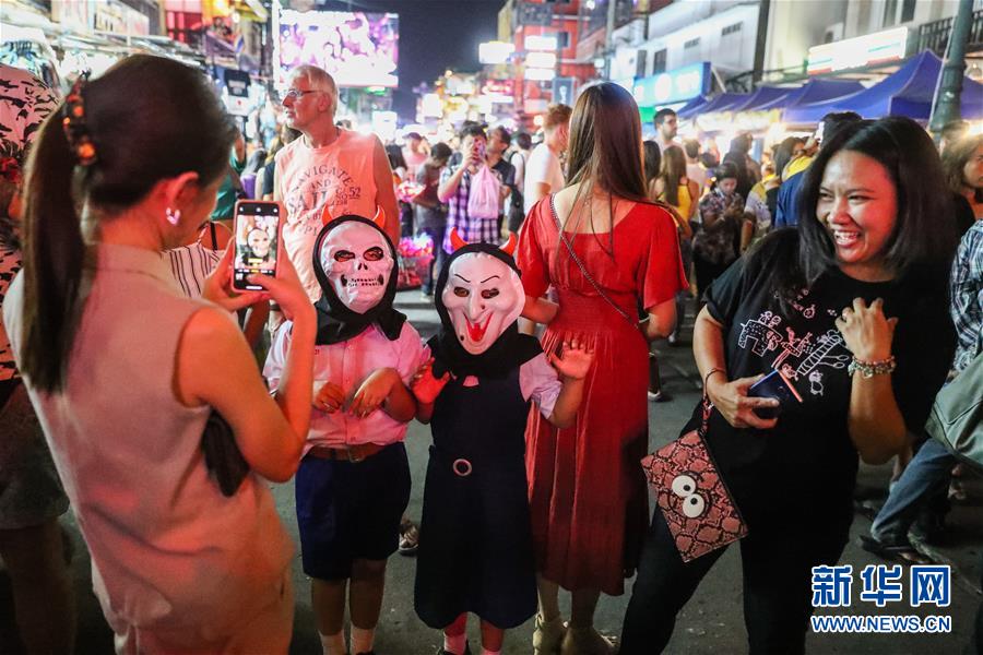 航空机场行业董秘薪酬榜：南方航空连续5年亏损 董秘陈威华年薪未被披露