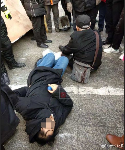 《人民日报》校园参观活动在新疆大学举行。截图1