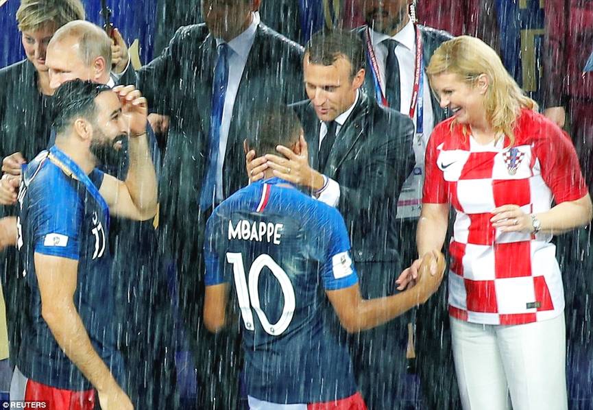 诡异末日：开局狂印千万亿冥钞