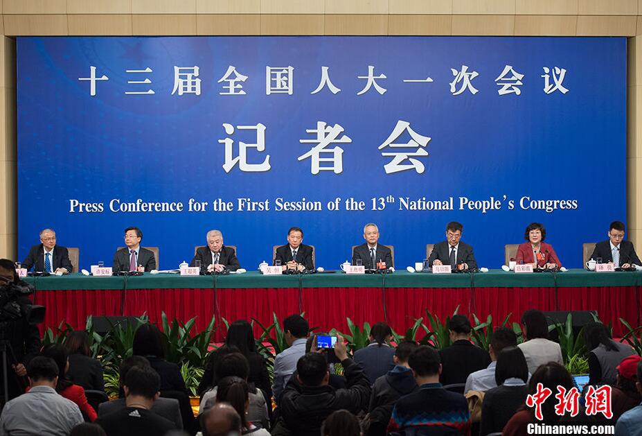 st逸飞大宗交易成交576.88万元，买方为机构专用席位