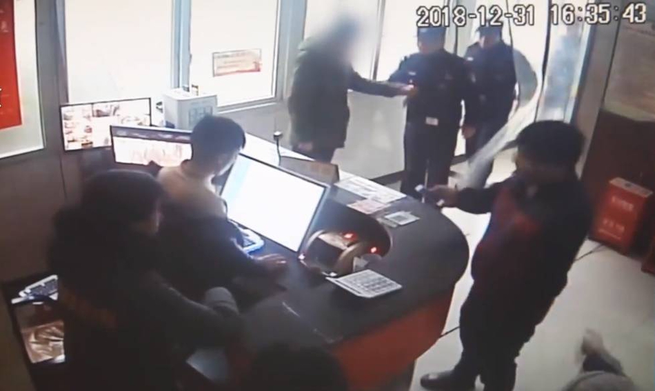 在涉及财产分割的离婚纠纷中，权利和利益应当按照法律和合同得到保护。截图3