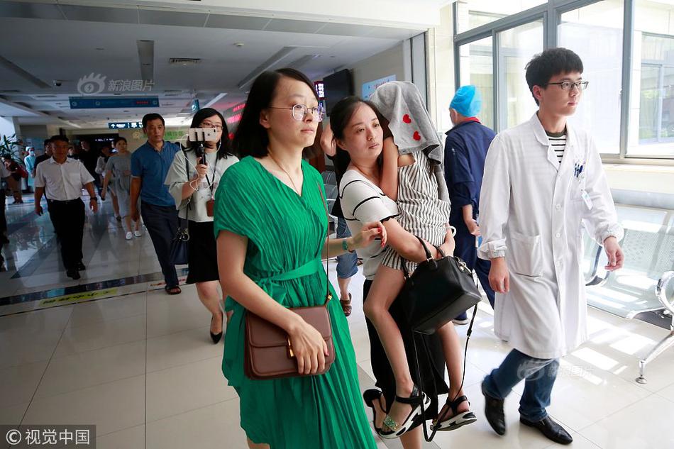 超过300名运动员参加了特奥会的田径比赛。截图4