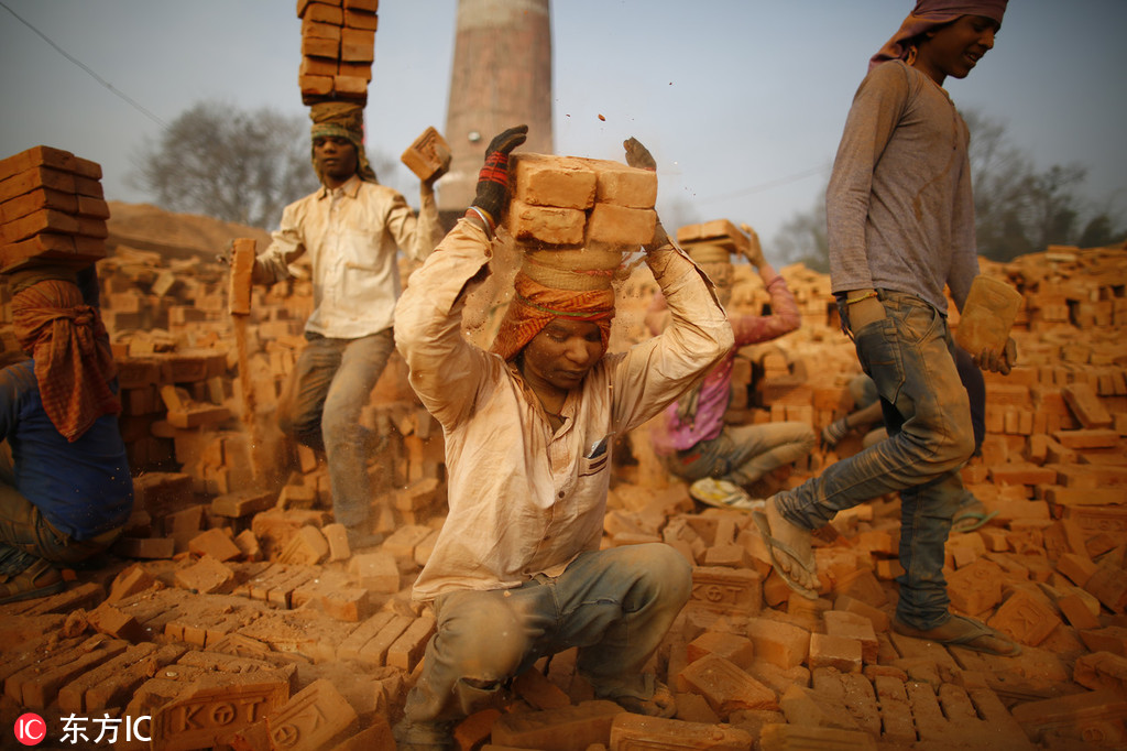 吸引人气，将网络红人打造成长期明星（新视野：培育服务消费新增长点）截图3